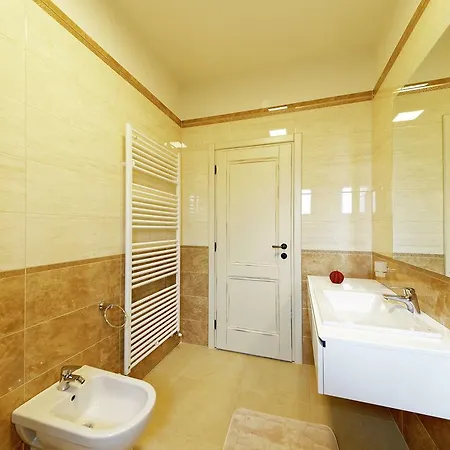 Charming In Heki With Swimming Pool