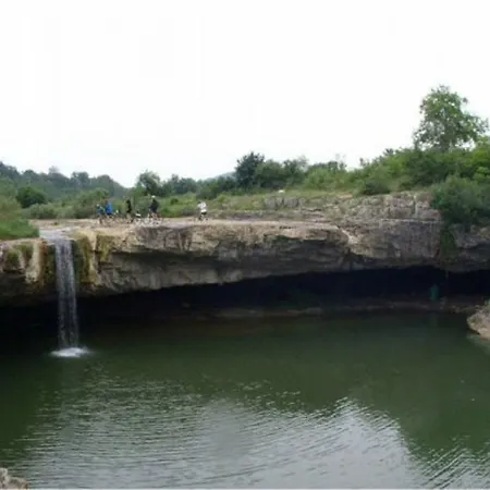 Charming In Heki With Swimming Pool 빌라
